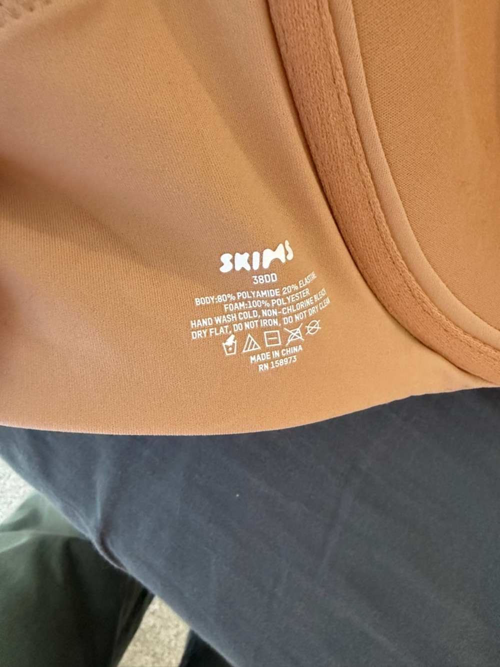 SKIMS Warm Tan plunge Bra Top 38DD